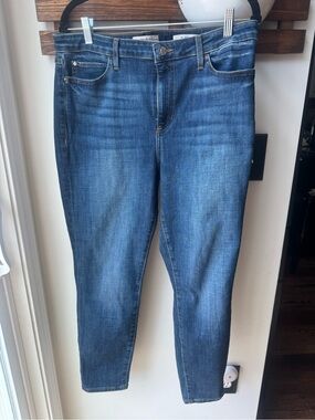 Women’s guess jeans 1981 skinny size 32